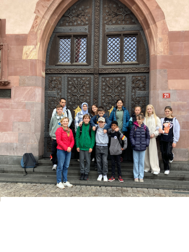 Intensivklasse 2 der Schrenzerschule erkundet Frankfurt