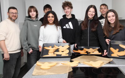 Friedenstauben backen und über Frieden reden