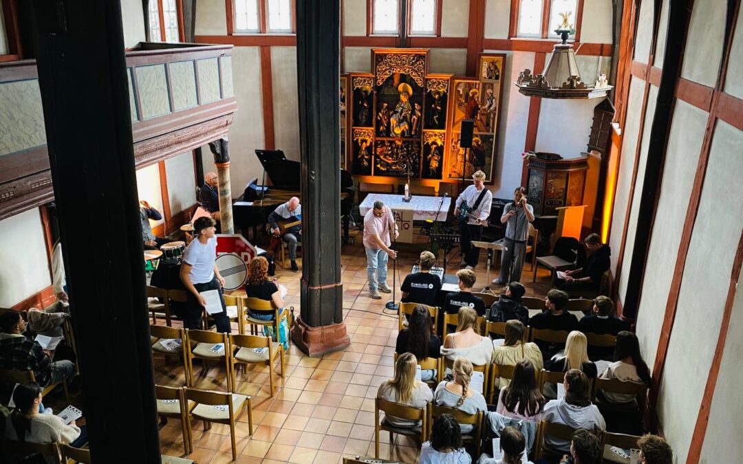 Schulabgängergottesdienst der Schrenzerschule für die 9. und 10. Klassen